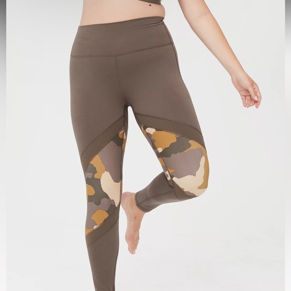 Aerie Camo High-Waisted Leggings - Picture 2 of 5
